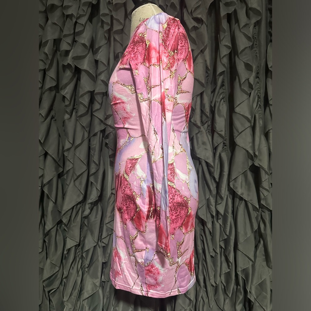 Shein, size 6, pink & gold in color, material is soft but fitting, never worn - Picture 2 of 4